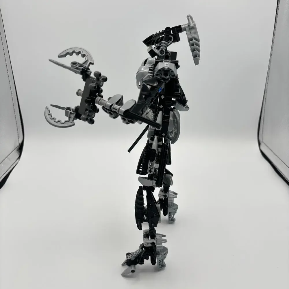 LEGO BIONICLE: Titans Roodaka Metru Nui Visorak Queen (8761) - 99% Complete